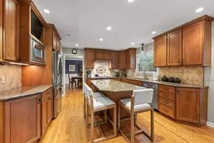26W445 Churchill Rd, Winfield, IL 60190 - Photo 9
