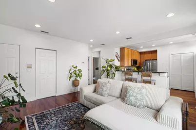 3435 W Berteau Avenue #3C, Chicago, IL 60618 - Photo 3
