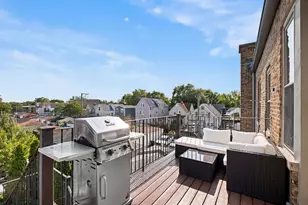 3435 W Berteau Ave, Chicago, IL 60618 - Photo 15