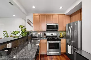 3435 W Berteau Ave, Chicago, IL 60618 - Photo 7