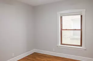 5338 W Montrose Ave, Chicago, IL 60641 - Photo 11