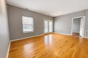 803 E 41st St, Chicago, IL 60653 - Photo 3