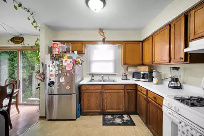 28W575 Barnes Avenue, West Chicago, IL 60185 - Photo 7