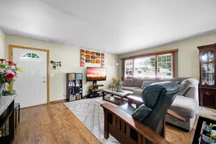 28W575 Barnes Ave, West Chicago, IL 60185 - Photo 5