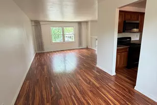 6875 Glenwood Ln, Hanover Park, IL 60133 - Photo 9