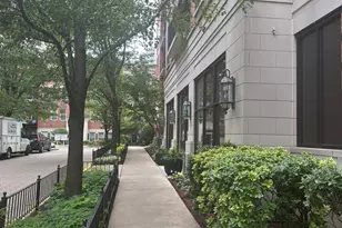 343 W Old Town Ct, Chicago, IL 60610 - Photo 21