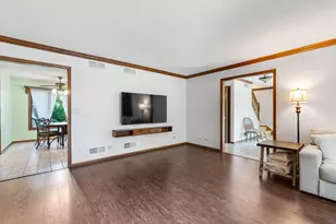 22214 S Gawain Dr, Joliet, IL 60404 - Photo 7