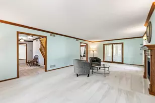 22214 S Gawain Dr, Joliet, IL 60404 - Photo 9