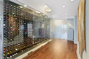 180 E Pearson St, Chicago, IL 60611 - Photo 31