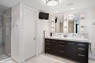 180 E Pearson St, Chicago, IL 60611 - Photo 33