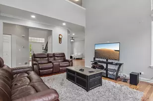 1201 Sterling Dr, Mundelein, IL 60060 - Photo 13