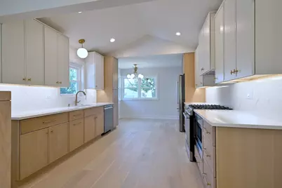 800 S Swain Avenue, Elmhurst, IL 60126 - Photo 9