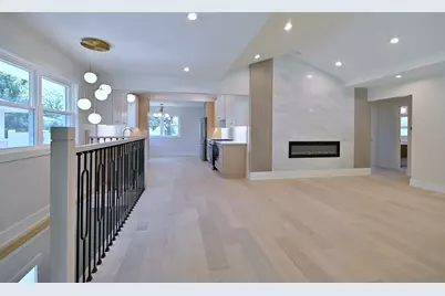 800 S Swain Avenue, Elmhurst, IL 60126 - Photo 3