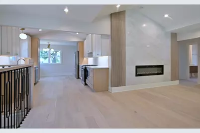 800 S Swain Avenue, Elmhurst, IL 60126 - Photo 5