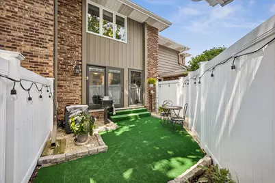 333 N Hale Street, Wheaton, IL 60187 - Photo 15