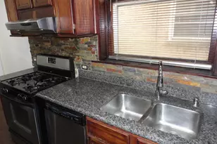 5700 N Artesian Ave, Chicago, IL 60659 - Photo 9