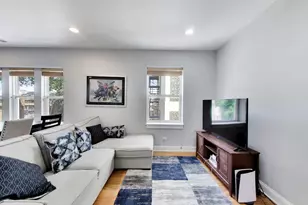 6815 N Lakewood Ave, Chicago, IL 60626 - Photo 11