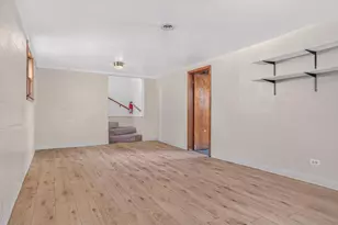 137 W Glengate Ave, Chicago Heights, IL 60411 - Photo 17
