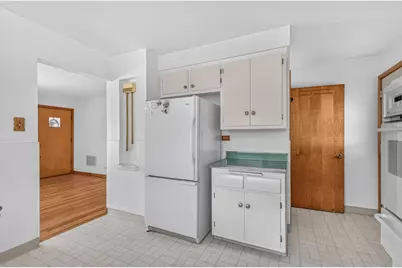 137 W Glengate Avenue, Chicago Heights, IL 60411 - Photo 7