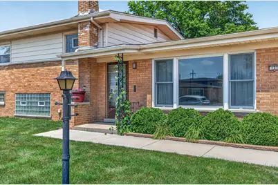 137 W Glengate Avenue, Chicago Heights, IL 60411 - Photo 3