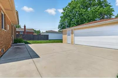 137 W Glengate Avenue, Chicago Heights, IL 60411 - Photo 21