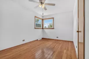 137 W Glengate Ave, Chicago Heights, IL 60411 - Photo 13