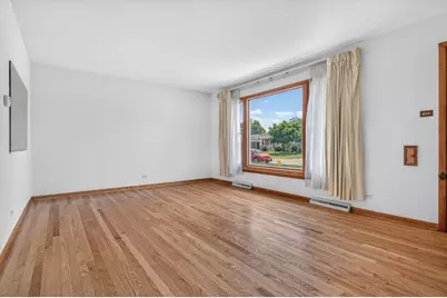 137 W Glengate Avenue, Chicago Heights, IL 60411 - Photo 5
