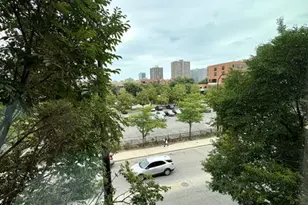919 W Irving Park Rd, Chicago, IL 60613 - Photo 9