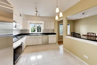 201 N Vail Avenue #307, Arlington Heights, IL 60004 - Photo 9