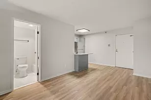 3170 W Monroe St, Waukegan, IL 60085 - Photo 9