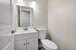 1715 W Thome Ave, Chicago, IL 60660 - Photo 9