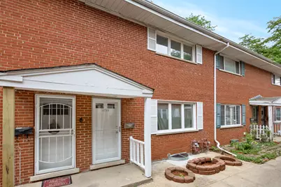 1715 W Thome Avenue, Chicago, IL 60660 - Photo 1