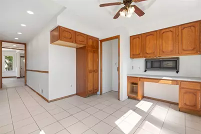 3323 N Hamlin Avenue, Chicago, IL 60618 - Photo 13