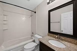 268 Southwicke Dr, Streamwood, IL 60107 - Photo 9