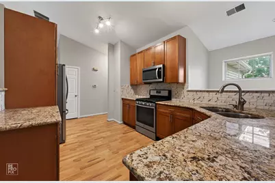 268 Southwicke Drive #B, Streamwood, IL 60107 - Photo 3