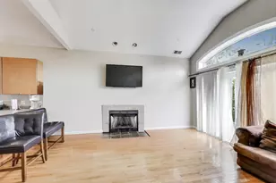 6527 S Drexel Ave, Chicago, IL 60637 - Photo 3