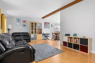 300 Oakbrook Ct, Bartlett, IL 60103 - Photo 9