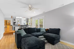 300 Oakbrook Ct, Bartlett, IL 60103 - Photo 11