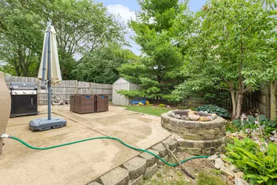 300 Oakbrook Court, Bartlett, IL 60103 - Photo 21