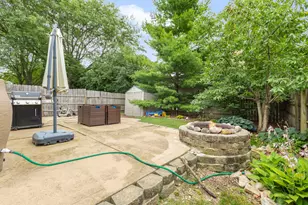 300 Oakbrook Ct, Bartlett, IL 60103 - Photo 21