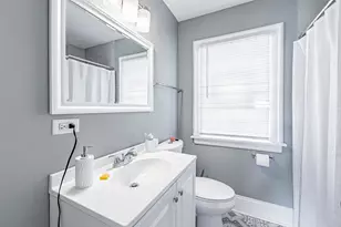 10044 S La Salle St, Chicago, IL 60628 - Photo 9