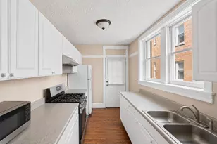 2751 W Arthur Ave, Chicago, IL 60645 - Photo 7