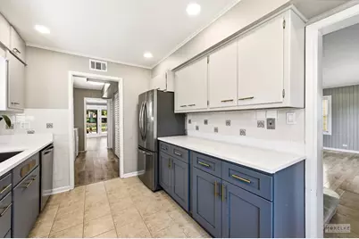 125 W Adams Street, Villa Park, IL 60181 - Photo 9
