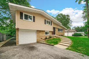 961 N Midlothian Rd, Mundelein, IL 60060 - Photo 3