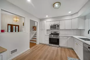 961 N Midlothian Rd, Mundelein, IL 60060 - Photo 9