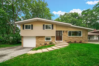 961 N Midlothian Road, Mundelein, IL 60060 - Photo 1