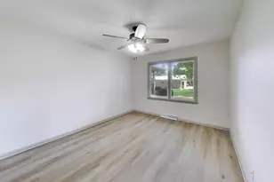 611 W Kimball Ave, Woodstock, IL 60098 - Photo 11