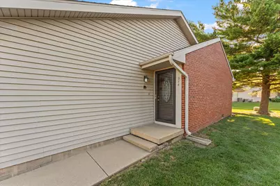 914 Kara Drive #914, Champaign, IL 61822 - Photo 3