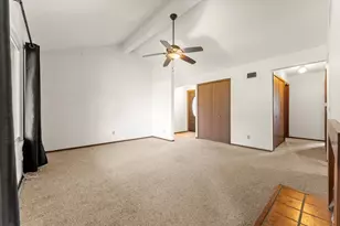 914 Kara Dr, Champaign, IL 61822 - Photo 7