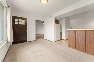 914 Kara Dr, Champaign, IL 61822 - Photo 11